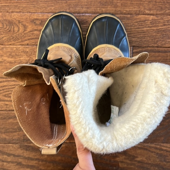 SOREL, Size 8, Women’s Winter Boots. Missing 1 Liner, AMAZING used condition! - Picture 6 of 7